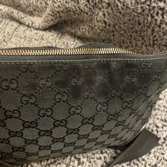 GUCCI Black GG Canvas Vintage Shoulder Bag-Pre-loved Condition - Picture 5 of 13